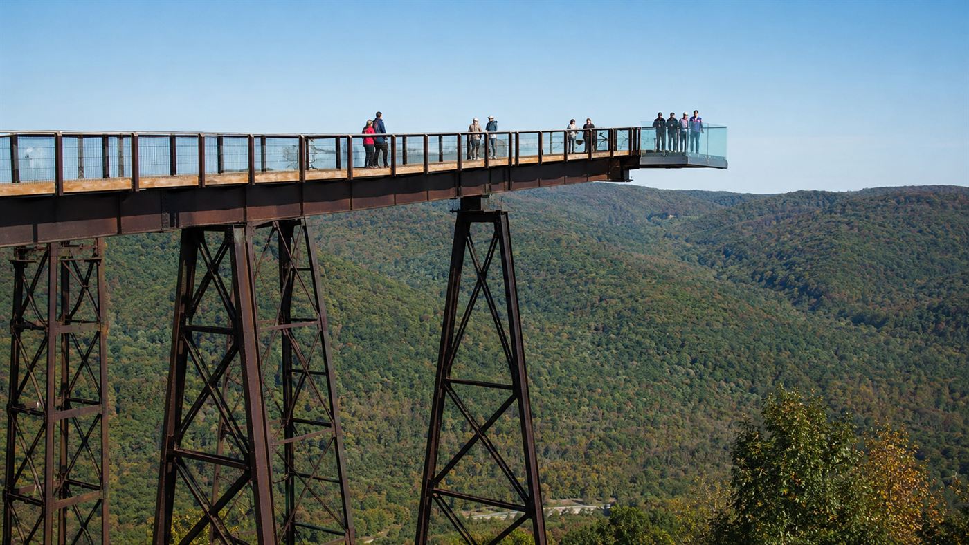 The Kinzua Sky Walk observation deck on the surviving towers, with a glass floor over the wreckage