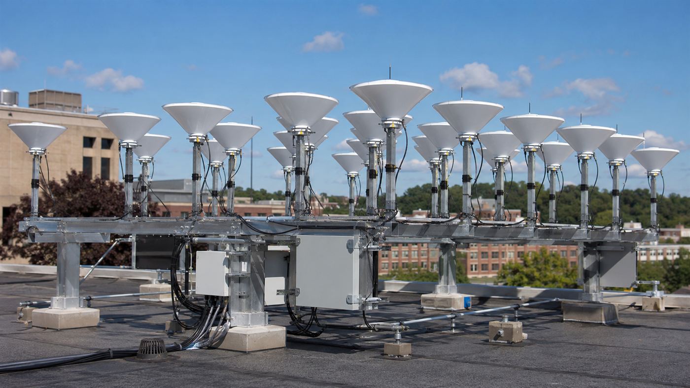 A rooftop receiver array at Caltech detecting the wireless power beamed down from the MAPLE space experiment