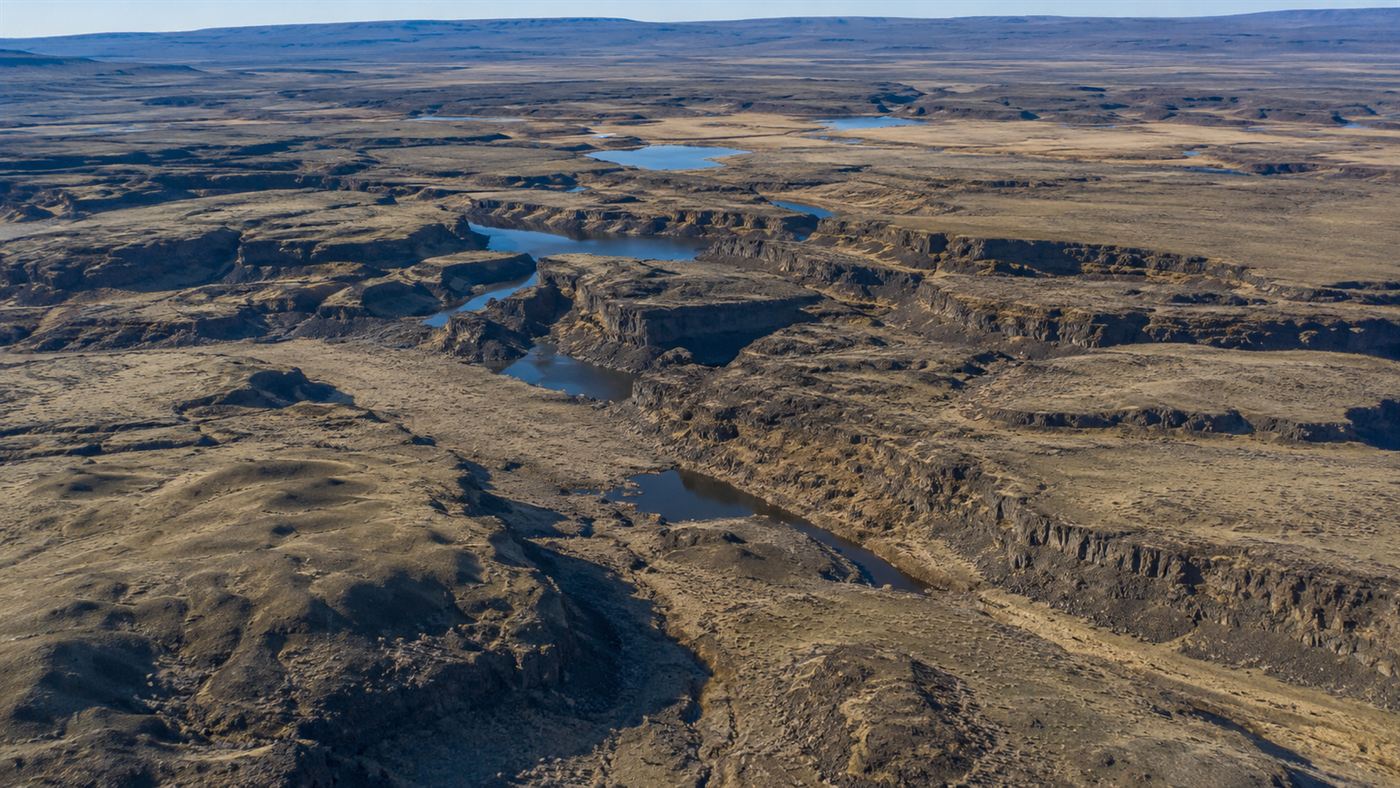 Aerial view of the basalt coulees and channels of the Channeled Scablands carved by glacial floodwater