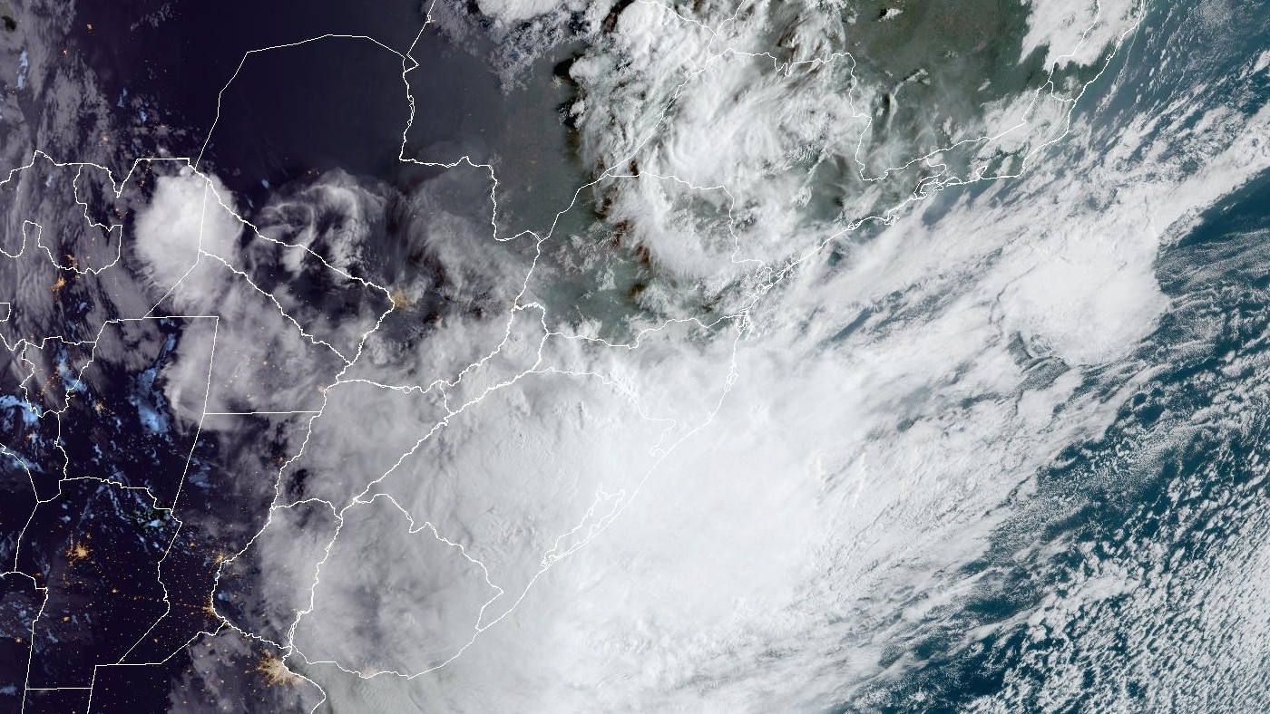 Clima para amanhã no Sul: imagem do satélite GOES-19 às 7h20 desta terça com nuvens sobre o Paraná, Santa Catarina e o Rio Grande do Sul