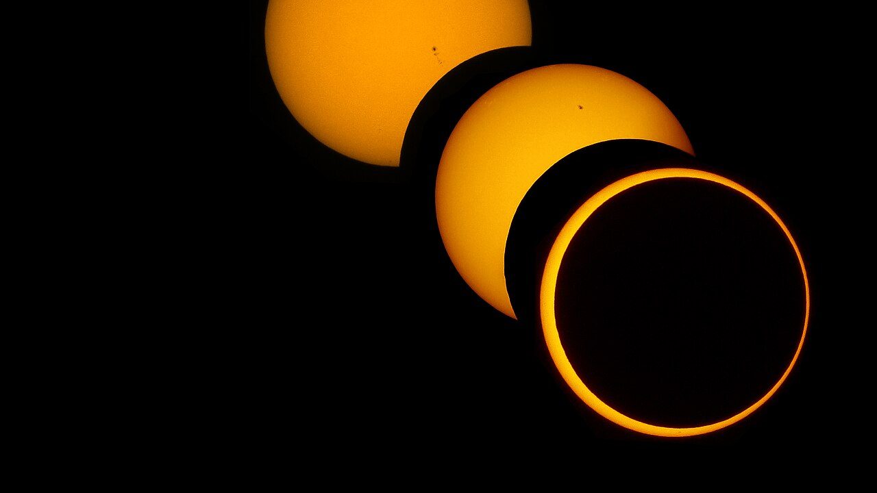 Anel de fogo: sequência de um eclipse solar anular mostra a Lua cobrindo quase todo o disco do Sol até deixar só o anel de luz visível