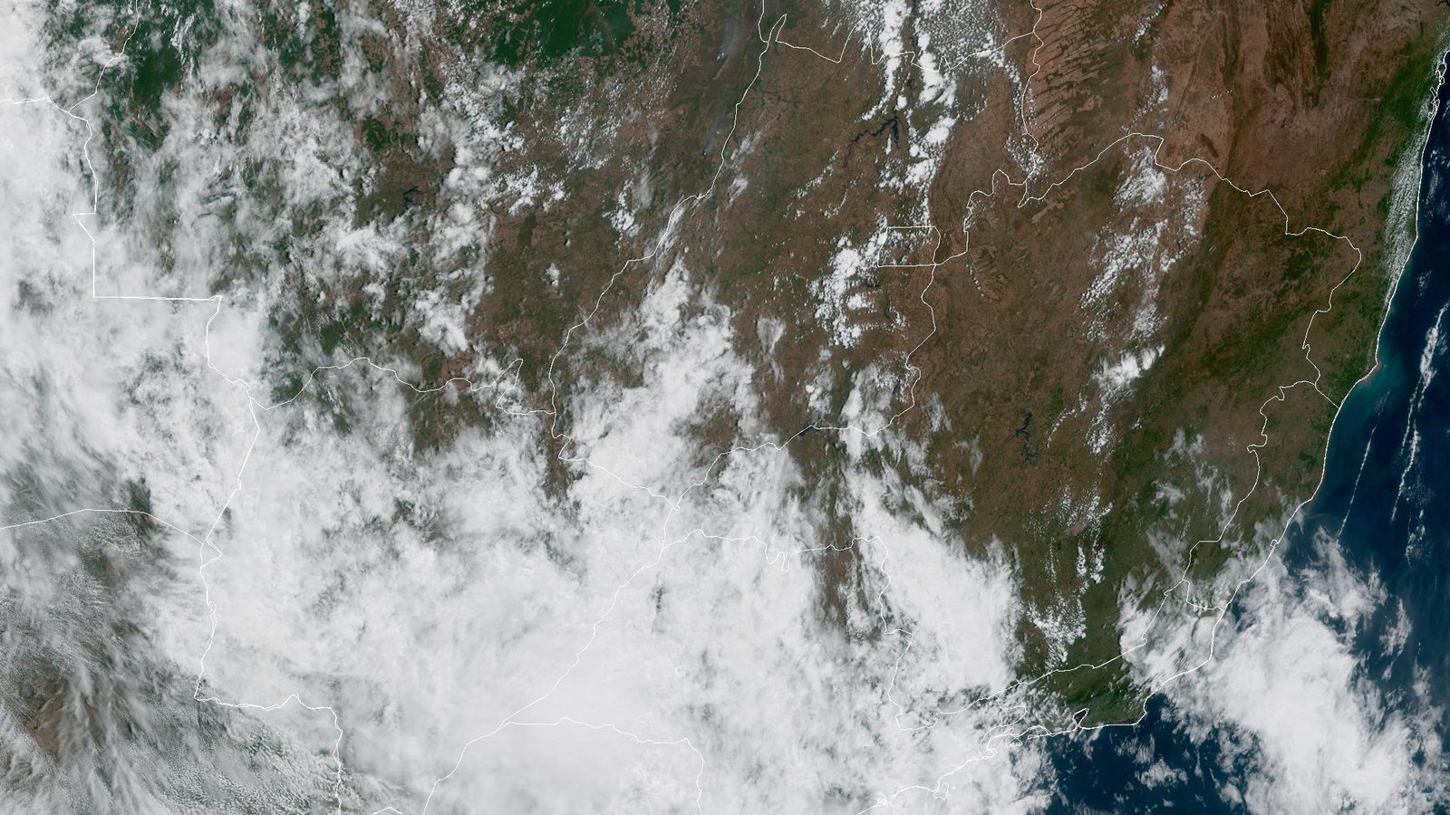 Imagem do satélite GOES-19 dos avisos do Inmet desta quinta com nuvens sobre São Paulo e Mato Grosso do Sul e o interior de Minas seco e marrom
